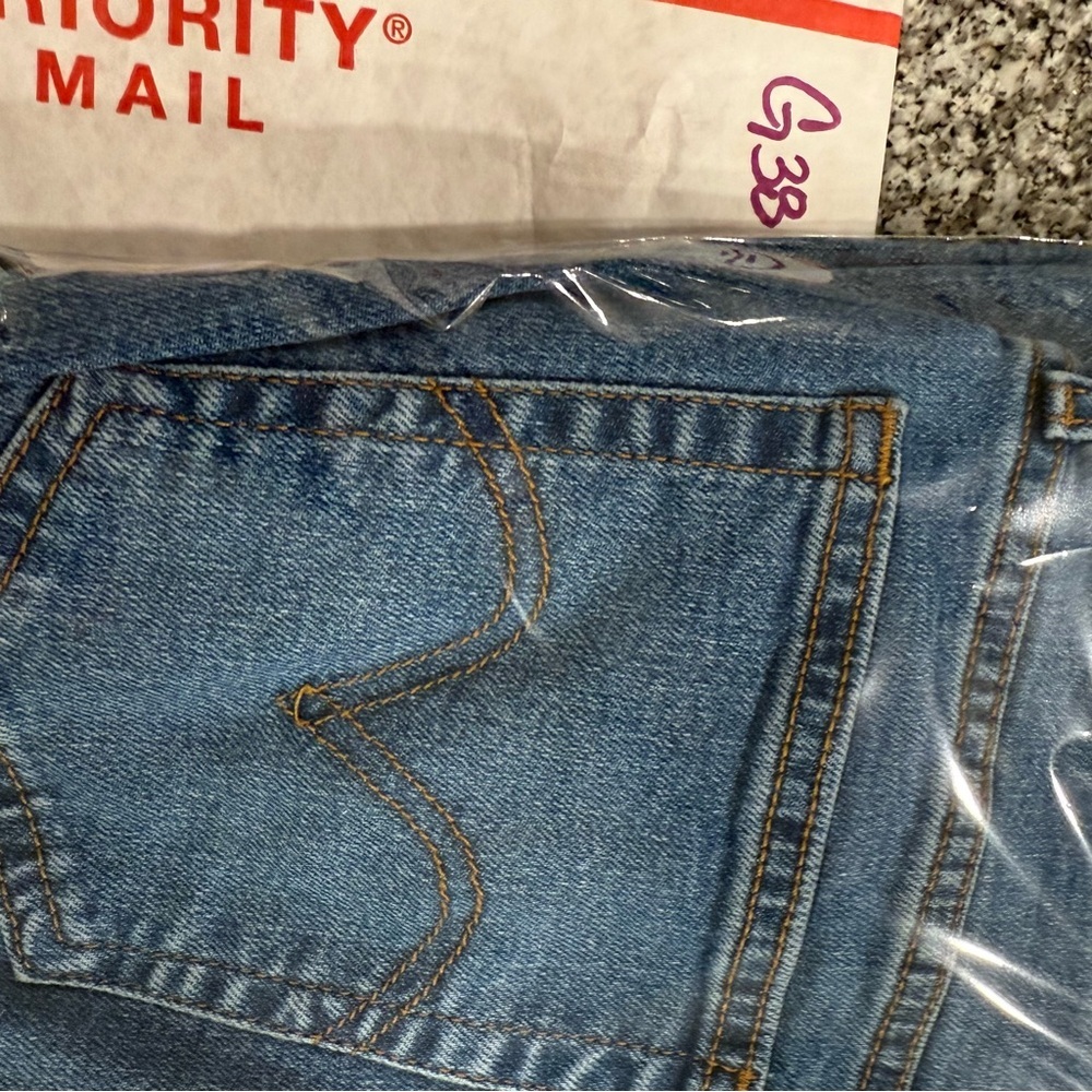 Levi’s Wedgie Straight Jeans Size 28 button fly medium wash women’s classic - Picture 14 of 15